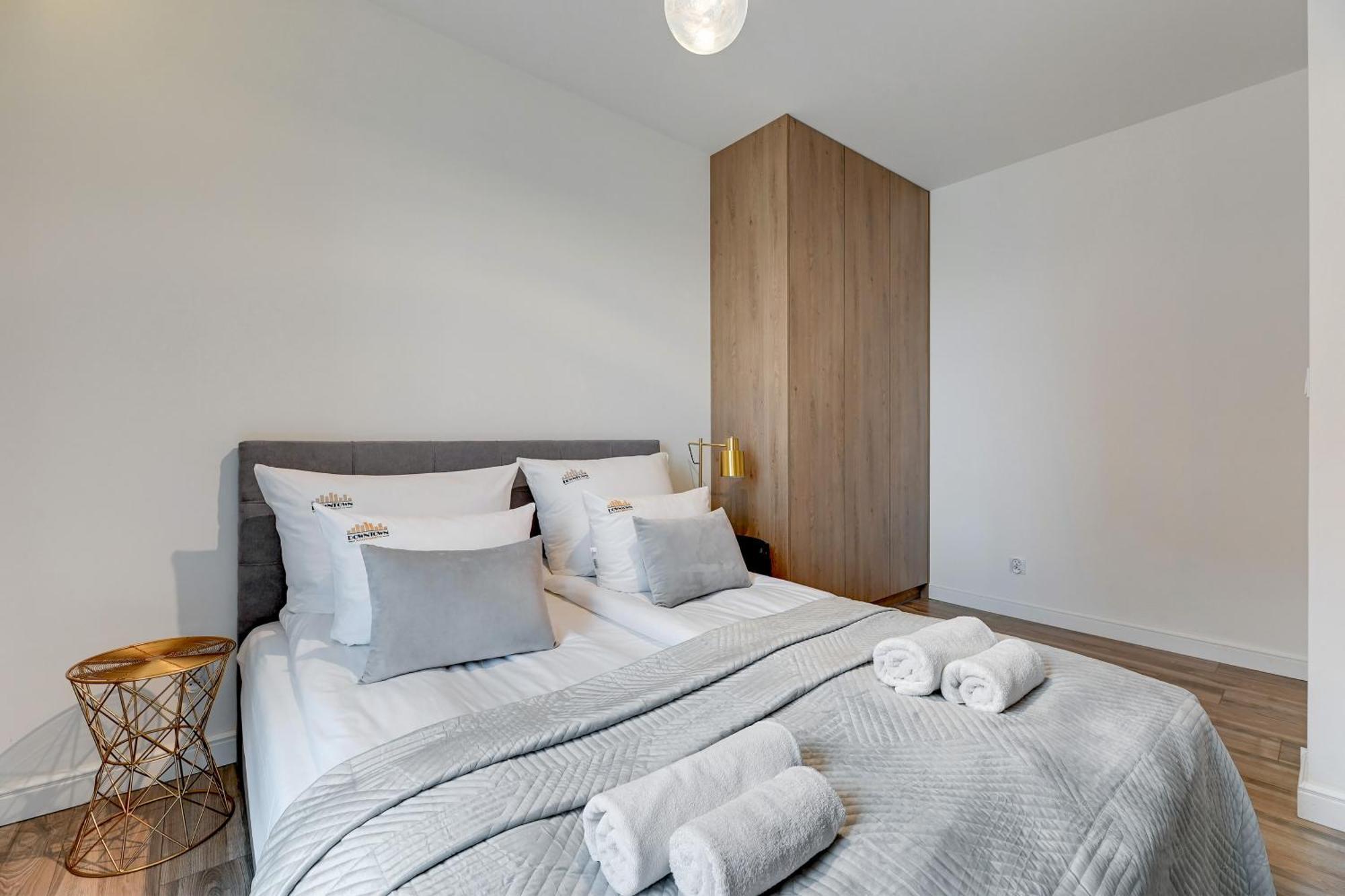 Aura - Riverside & Parking By Downtown Apartments Gdansk Room photo