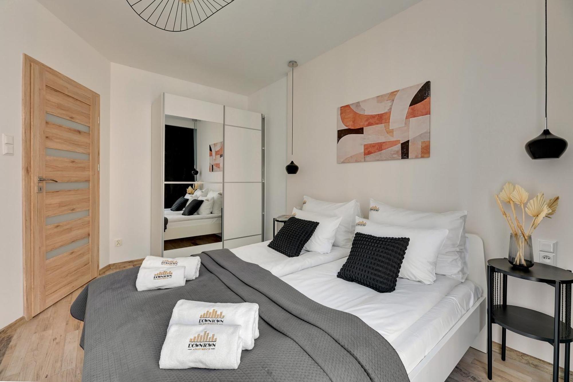 Aura - Riverside & Parking By Downtown Apartments Gdansk Room photo